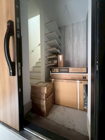 アリビア旭が丘の玄関