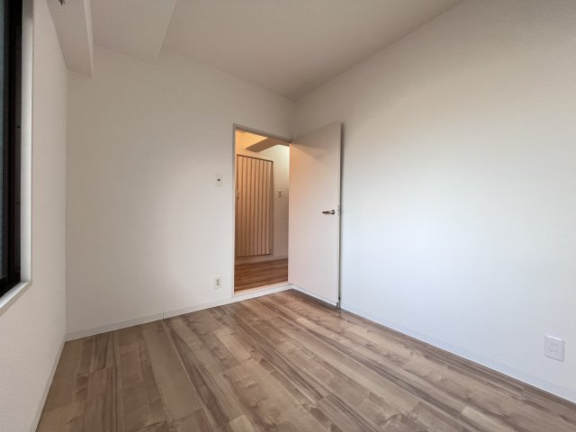 グレース南住吉の洋室