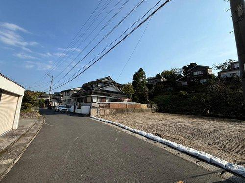 明和3丁目　売地の前面道路含む現地写真|前面道路との段差なし。