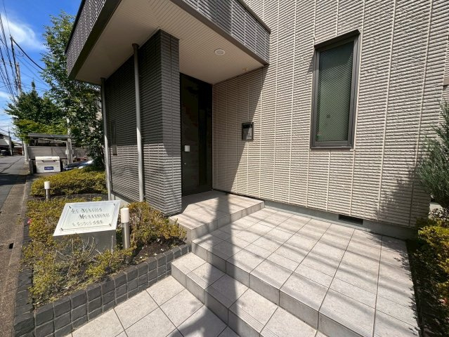 ルサンティエ武蔵野のエントランス
