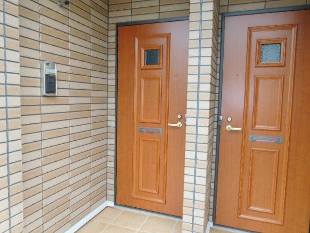加古郡播磨町北本荘６丁目のアパートの玄関