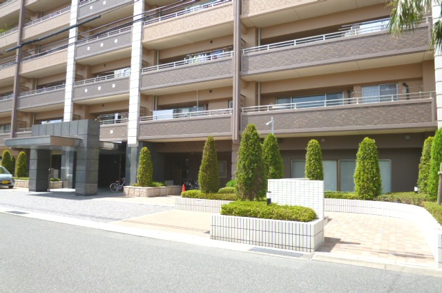 エバーライフ久留米南【キャッシュバック対象物件】のエントランス|毎日通るエントランスはこのようになっています