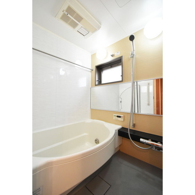 エバーライフ久留米南【キャッシュバック対象物件】の浴室|日々の疲れを癒すお風呂付です