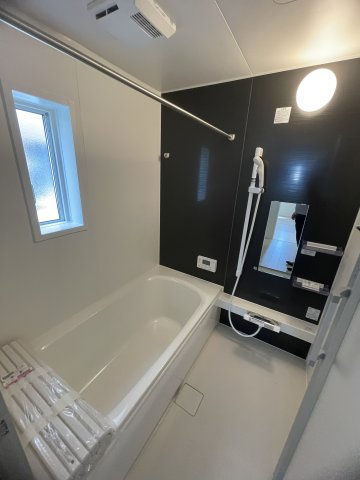 小野市中町第6－2号棟の浴室