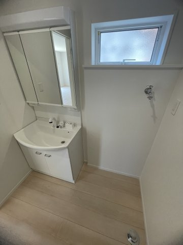 小野市中町第6－2号棟の独立洗面台