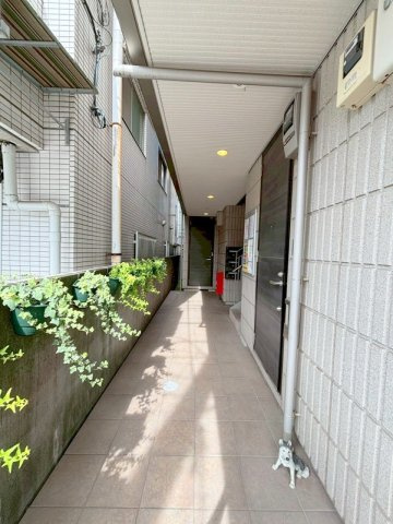 ＰＬＡＧＥのエントランス|落ち着いたエントランスです