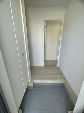 小野市中町第6－3号棟の玄関