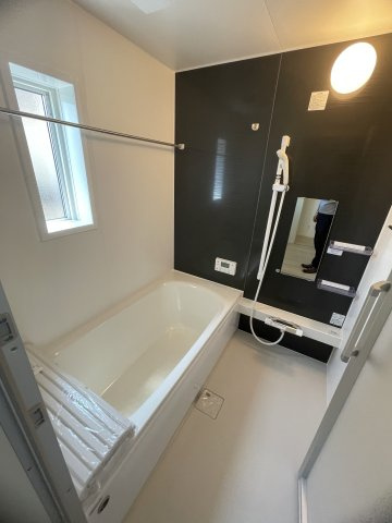 小野市中町第6－4号棟の浴室