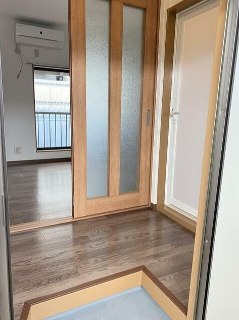 ハイツ恵利佳の玄関