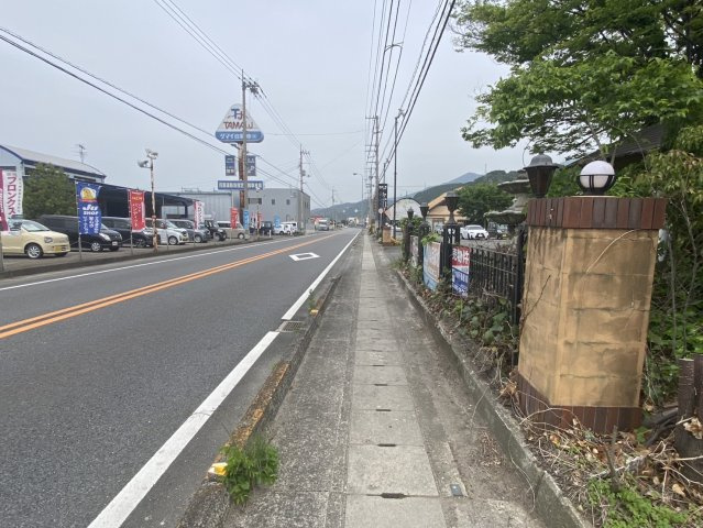 西条市洲之内甲　売土地の前面道路含む現地写真|北側前面道路