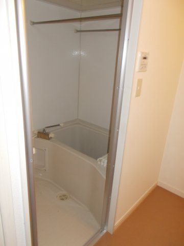 神戸市垂水区城が山２丁目の賃貸マンションの浴室|浴室暖房乾燥機能付き
