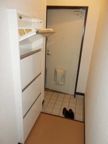 神戸市垂水区城が山２丁目の賃貸マンションの玄関