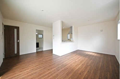 南甲子園2丁目新築戸建2号棟　全2区画の居間・リビング