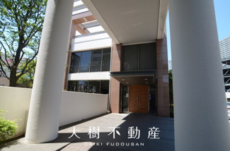【エントランス】 | 高級感のあるエントランスです