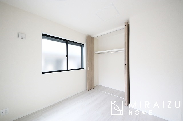 【庭】 | 青く澄み渡った綺麗な空と、陽の光をたっぷりと受ける、新生活をスタートしてみませんか？見学・ご相談等、ミライズホーム(株)までお気軽にご連絡下さい♪