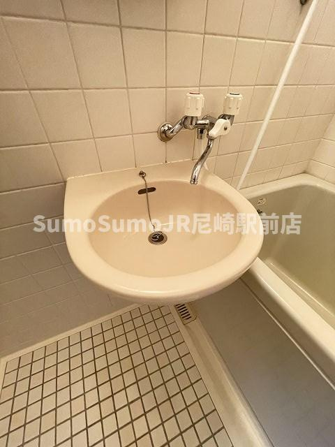 園田手良向第2マンションの洗面所|使いやすい洗面所です