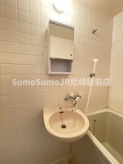 園田手良向第2マンションの洗面所|忙しい朝には欠かせない洗面所です