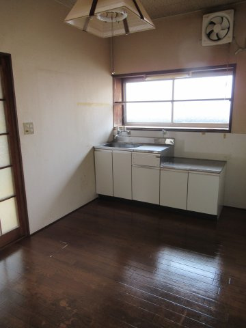 東美園町貸家のキッチン
