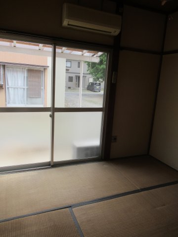 東美園町貸家の和室