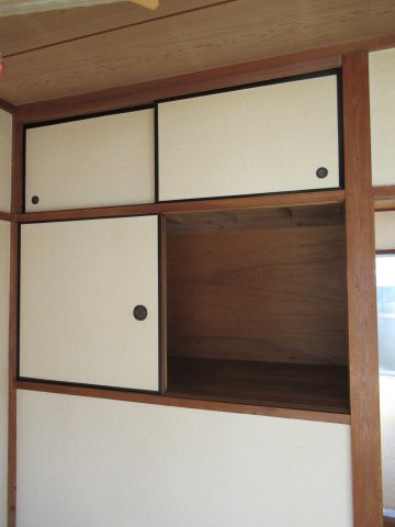 東美園町貸家の収納