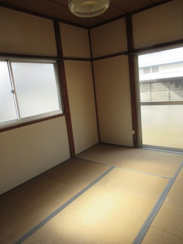東美園町貸家の和室