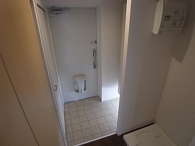 神戸市兵庫区下沢通８丁目の賃貸マンションの玄関|シューズボックス付き