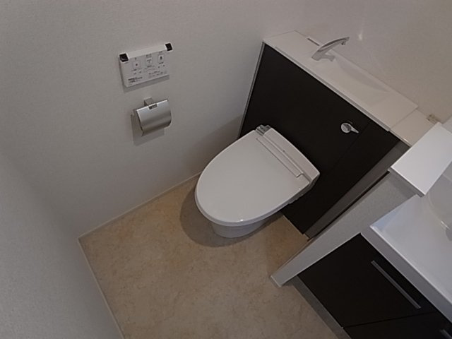 神戸市兵庫区下沢通８丁目の賃貸マンションのトイレ|ウォシュレット付