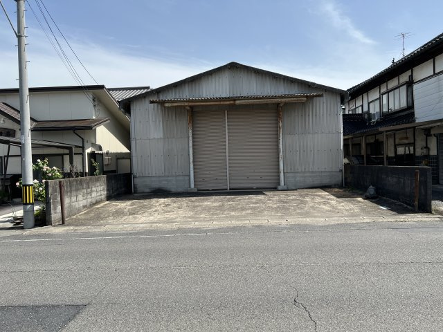 津山市二宮　貸倉庫　