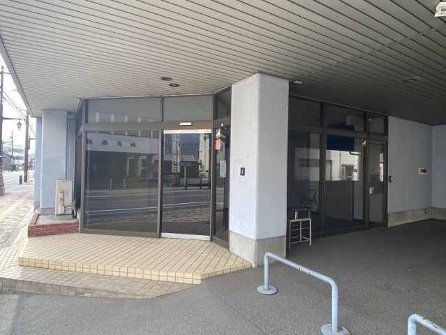 西条市大町　事業用物件のエントランス