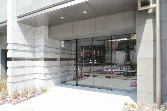 グランドコンシェルジュ新御徒町駅前のエントランス