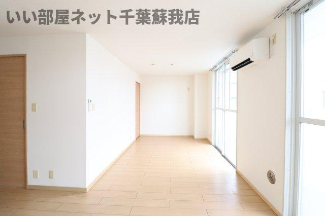 アーバンヒルズの居間・リビング|こちらのリビングで趣味の時間をお楽しみください