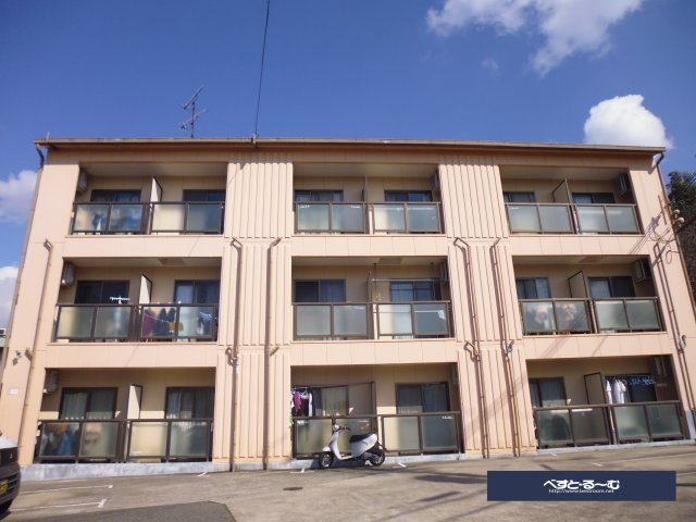 ハイツヤマネの外観