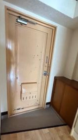 ハイツヤマネの玄関