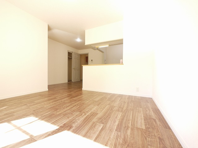 メゾン・ド・アンジュの居間・リビング|ゆったりとした居間です