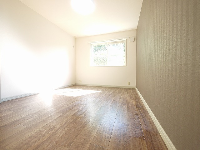 メゾン・ド・アンジュの寝室|落ち着いた色調の寝室です