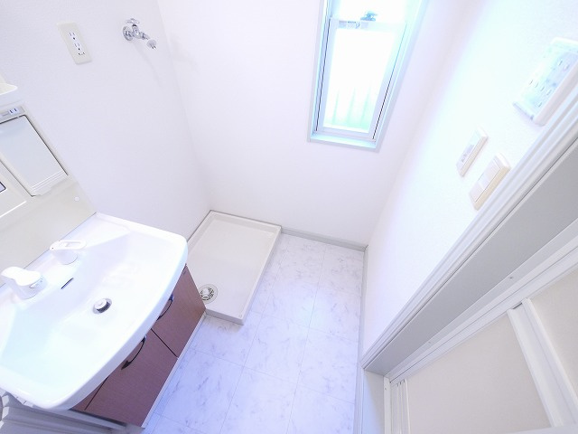 メゾン・ド・アンジュの洗面所|広い洗面スペース