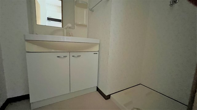 ベル・フラワーの洗面所|※反転タイプの間取となります。