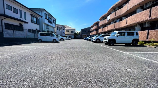 ベル・フラワーの駐車場