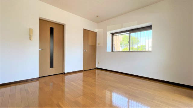 ベル・フラワーの洋室|※反転タイプの間取となります。