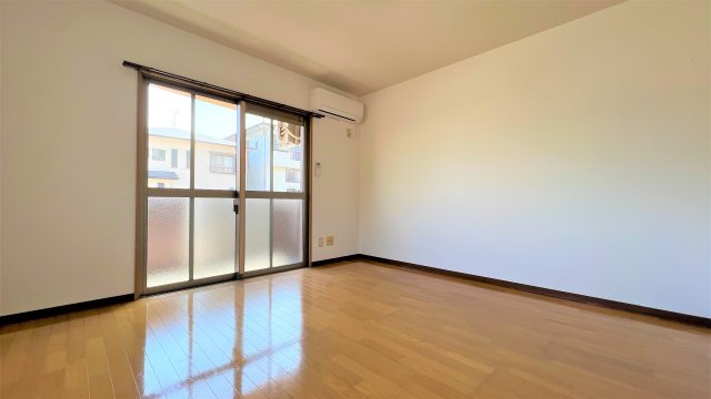 ベル・フラワーの洋室|※反転タイプの間取となります。