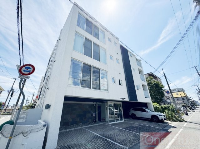 レグルス甲南山手の外観