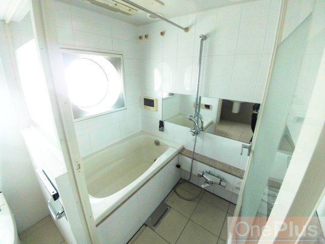 レグルス甲南山手の浴室