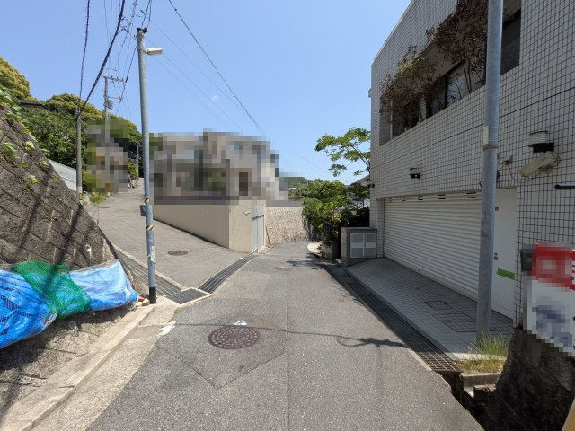 【前面道路含む現地写真】