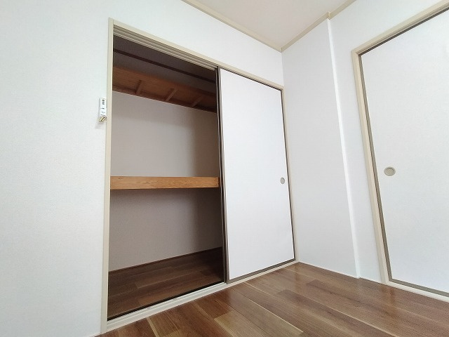 神戸市長田区高取山町１丁目の賃貸マンションの収納