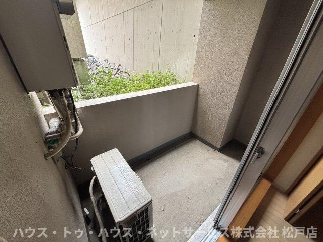 カミュー松戸北小金のバルコニー