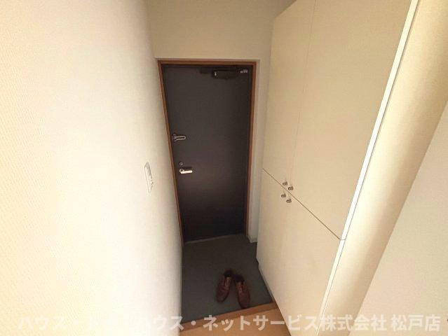 カミュー松戸北小金の玄関