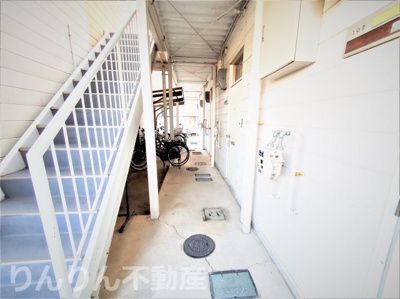 【エントランス】 | アネックス22 | エントランスです