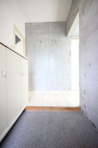 ヒルサイドイン国分寺の玄関