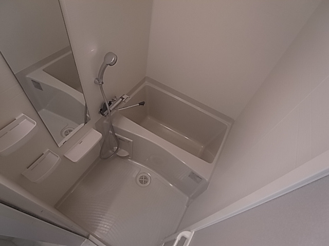 神戸市兵庫区西出町２丁目の賃貸マンションの浴室|バス