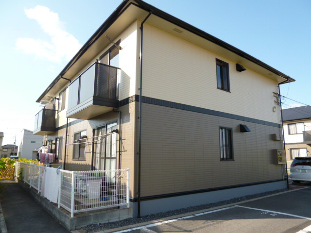 倉敷市連島町鶴新田のアパートの外観